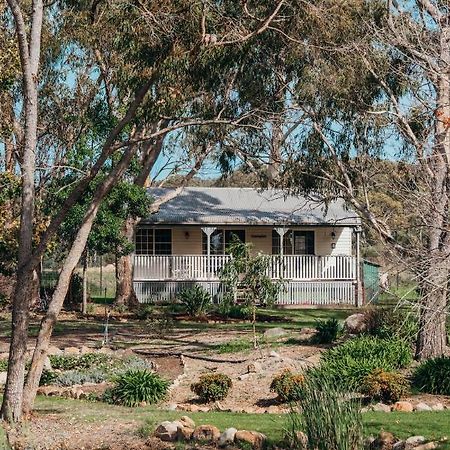 Granite Gardens Cottages & Lake Retreat Stanthorpe Esterno foto