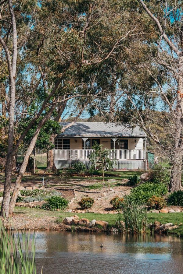 Granite Gardens Cottages & Lake Retreat Stanthorpe Esterno foto
