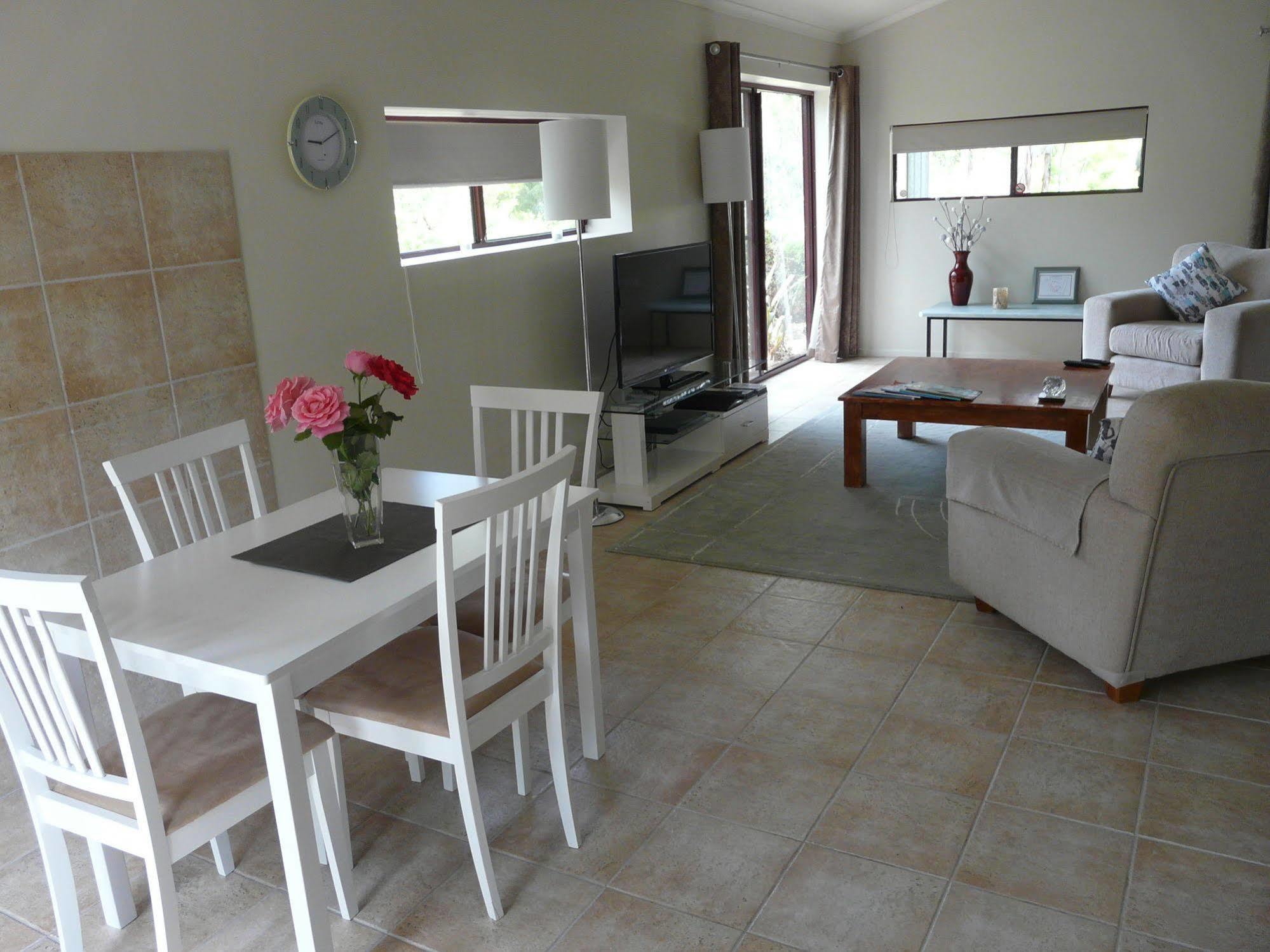 Granite Gardens Cottages & Lake Retreat Stanthorpe Esterno foto
