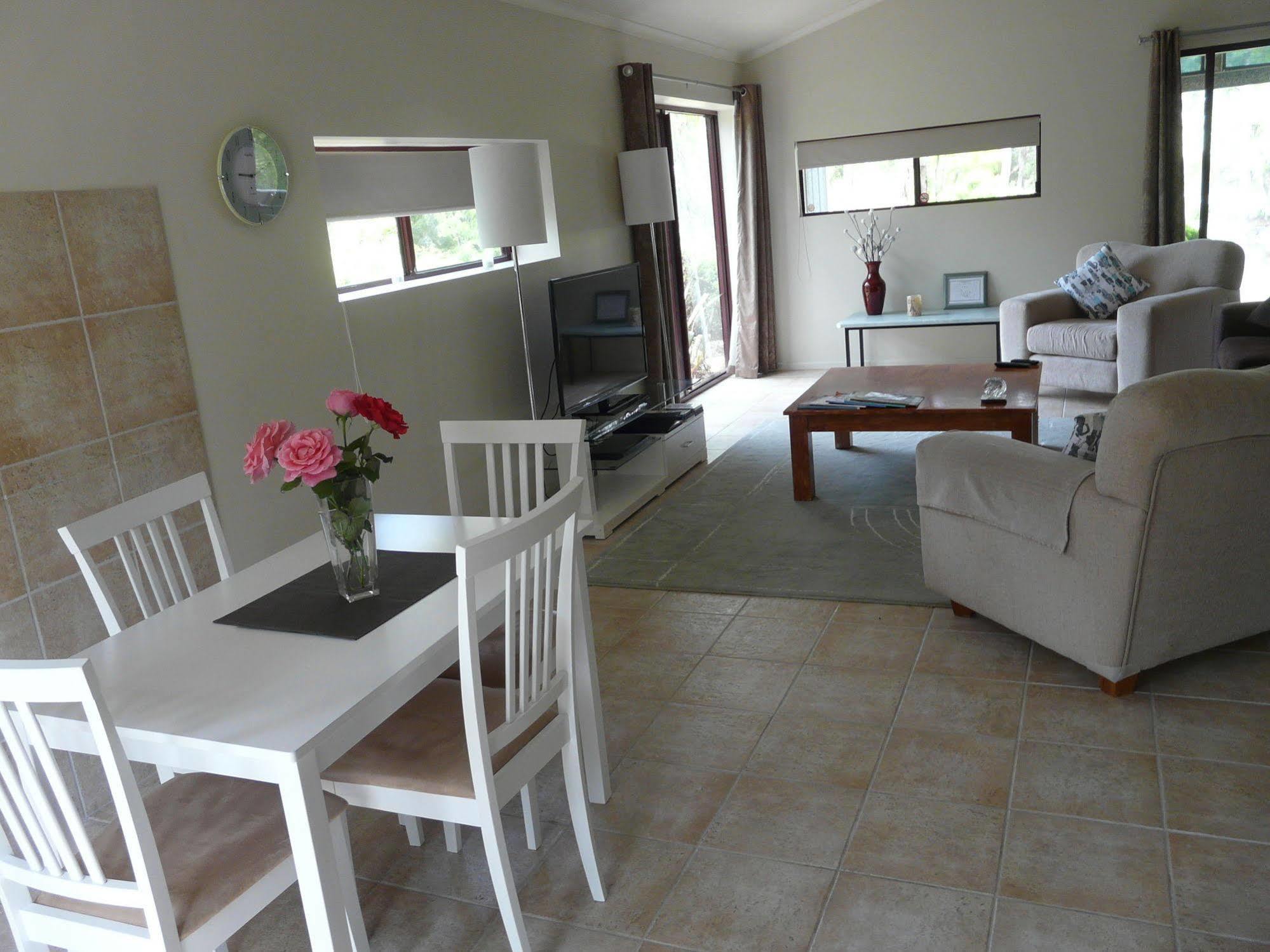 Granite Gardens Cottages & Lake Retreat Stanthorpe Esterno foto
